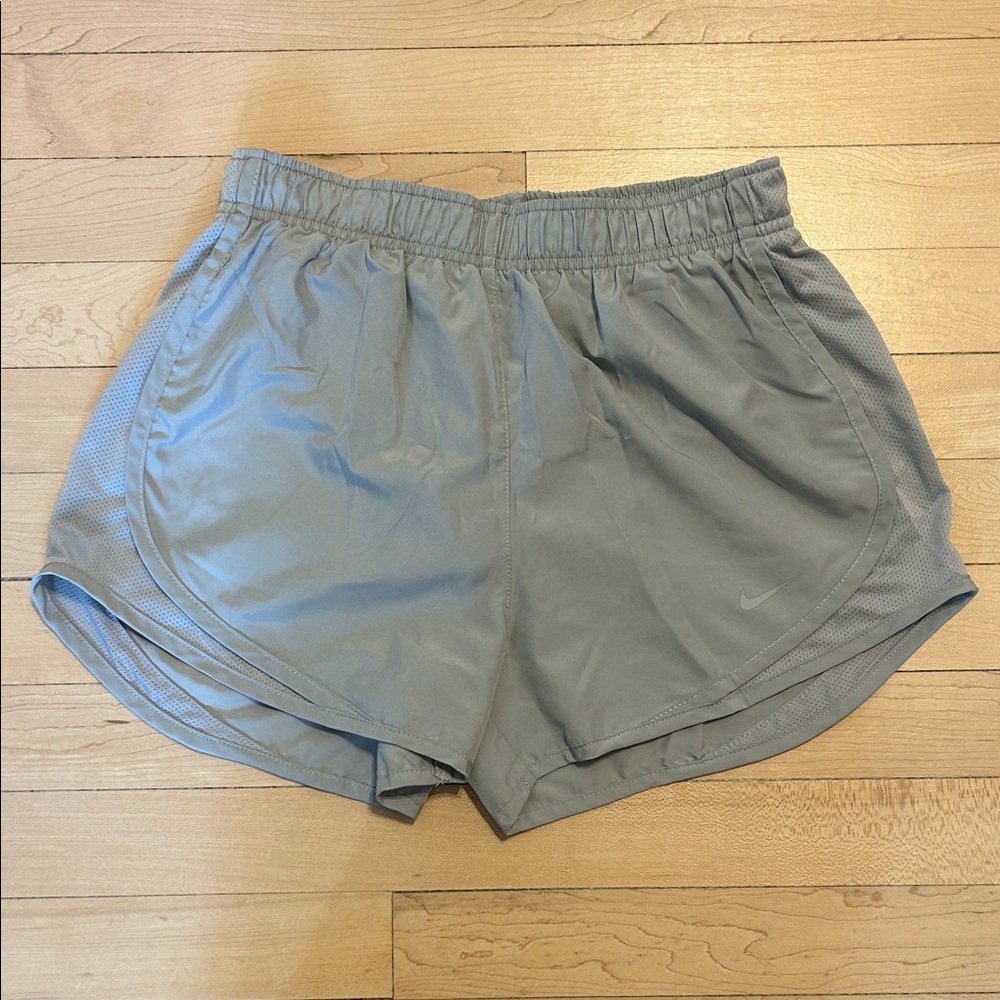Nike Women's Light Gray Athletic Shorts
